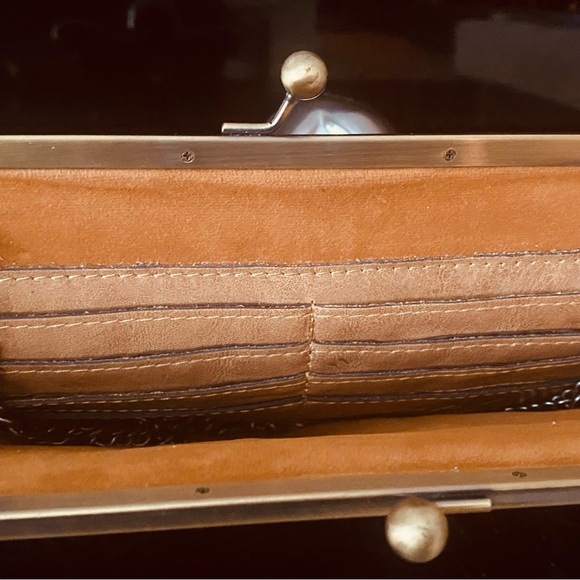 Patricia Nash Gold Embroidered Floral Kiss-Lock Clutch - Picture 3 of 11